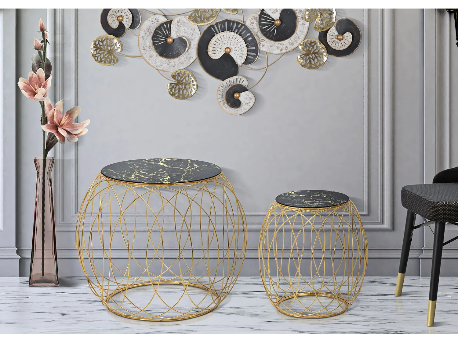 Lot de 2 tables rondes en métal doré Ø 68x56-43x45 cm