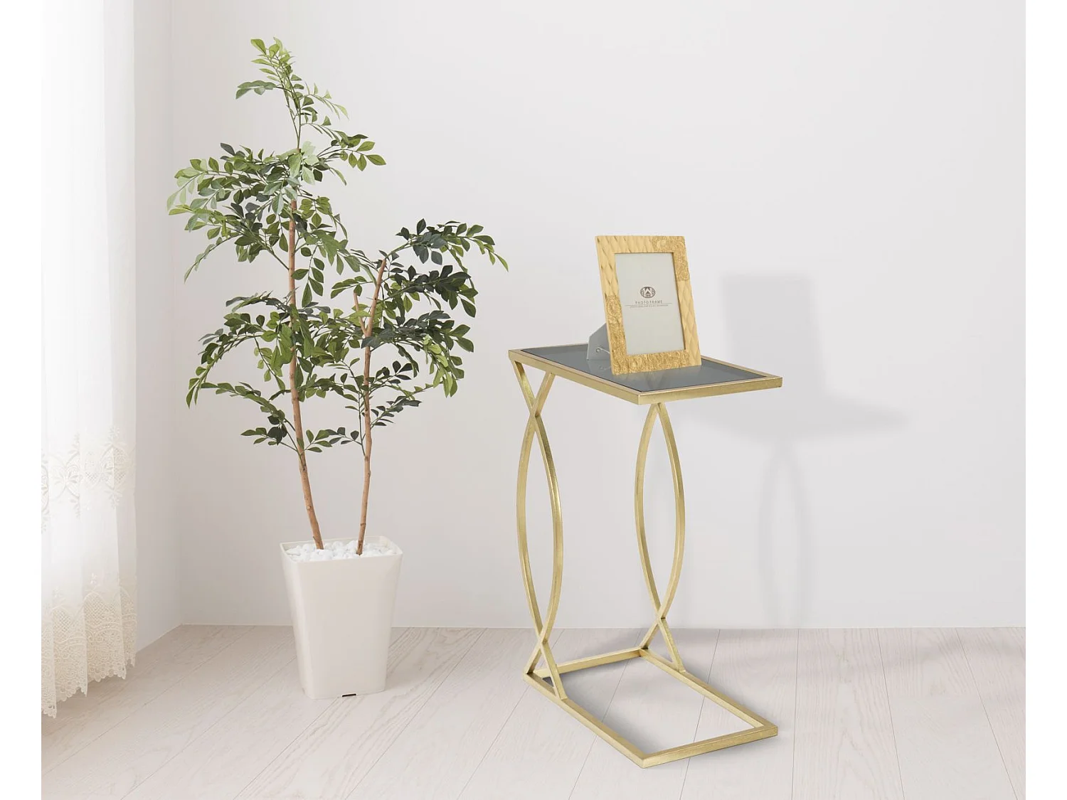 Table basse en métal doré 45,5x25,5x60 cm