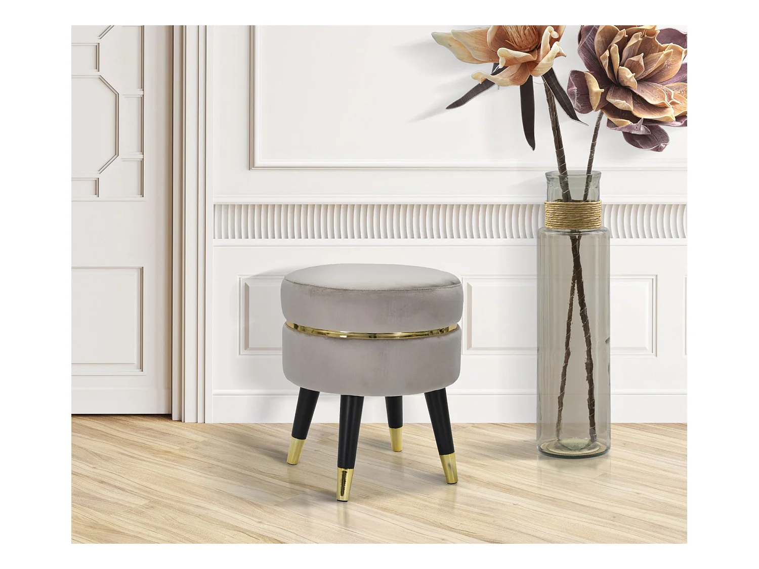Pouf rotondo in tessuto grigio con gambe in legno Ø cm 35X40,5
