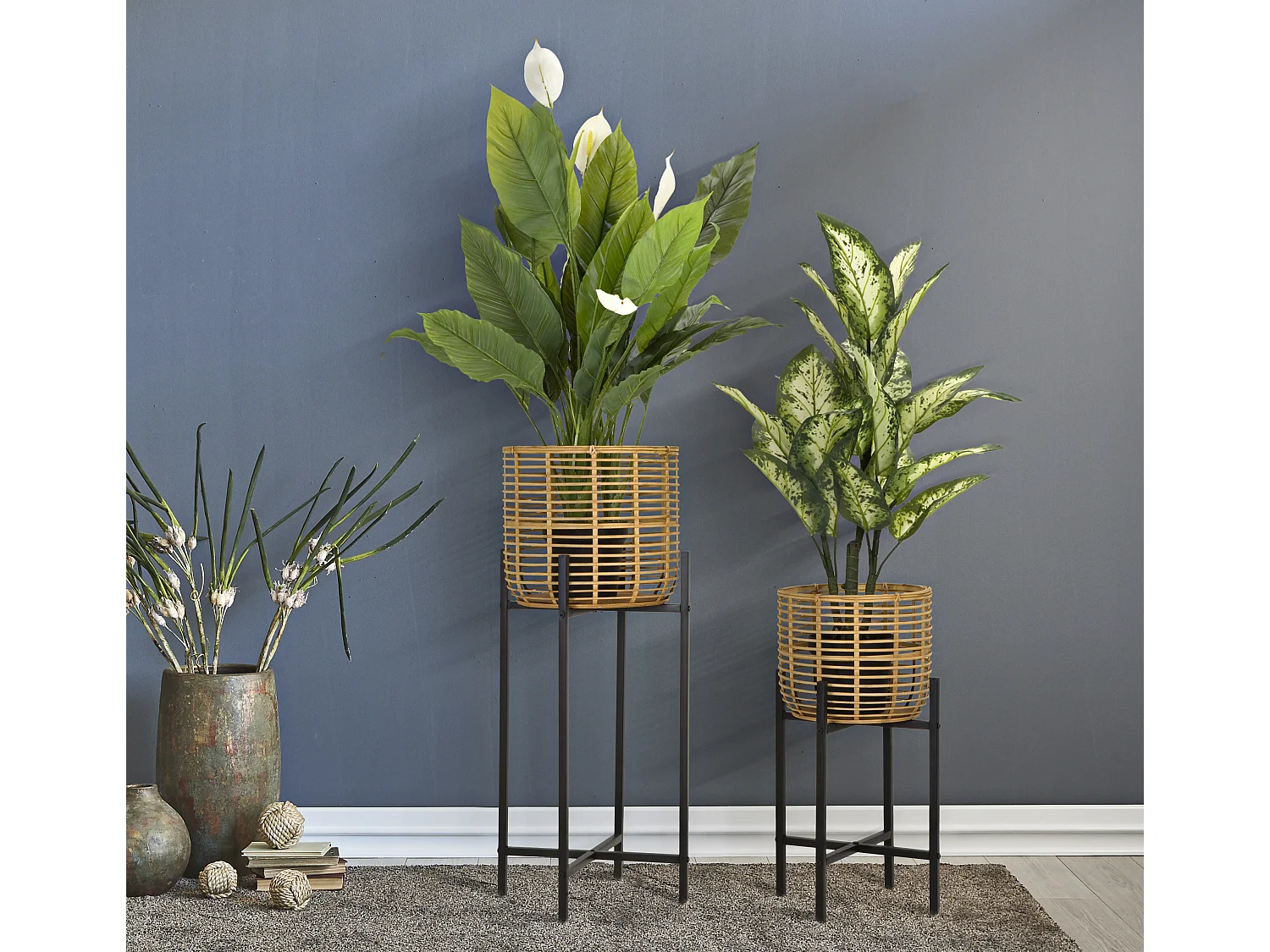 Set di 2 portavasi in rattan e metallo marroni e neri Ø cm 38x90-33x60