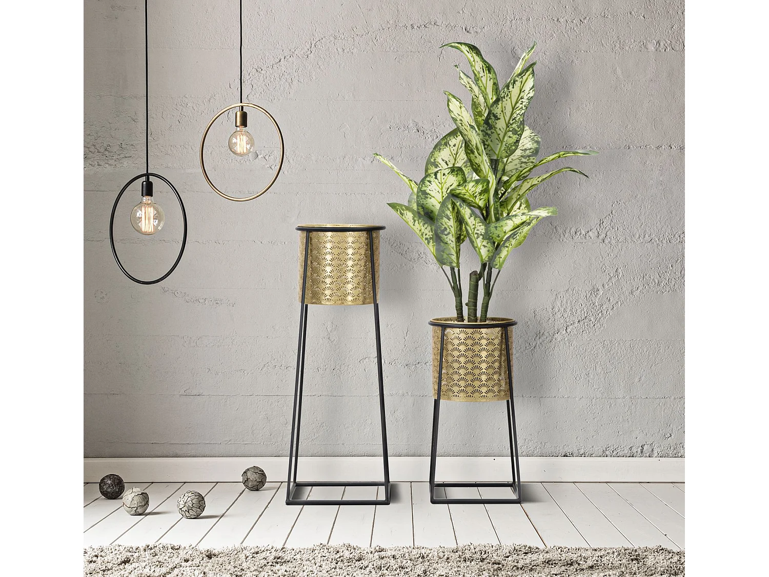 Set di 2 portavasi in metallo dorati e neri Ø cm 26x70 e 23x45