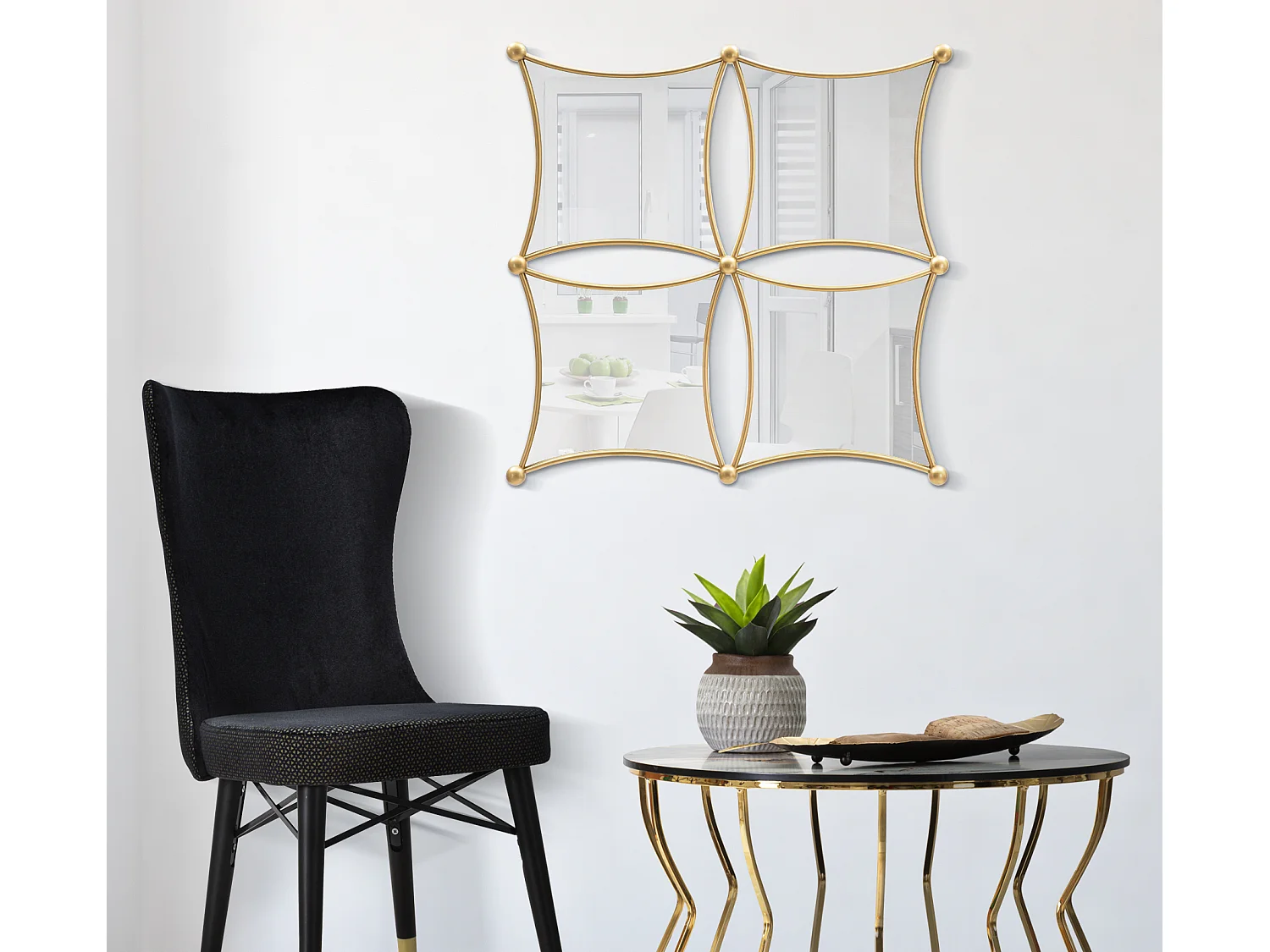 Specchio da parete geometrico in metallo dorato cm 68x3,5x68