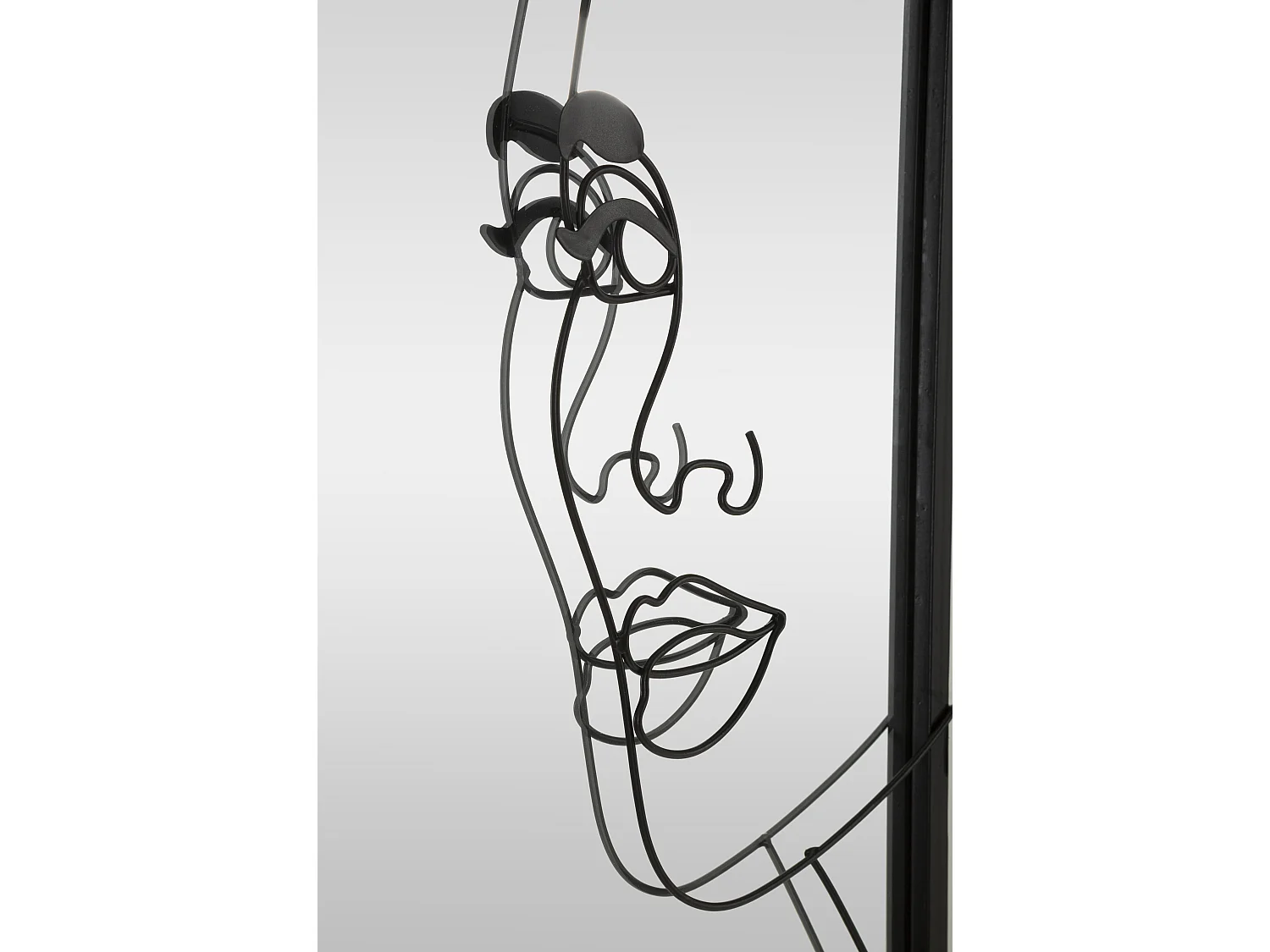 Specchio rotondo da parete in metallo nero ragazza cm 64,8x3,8x85