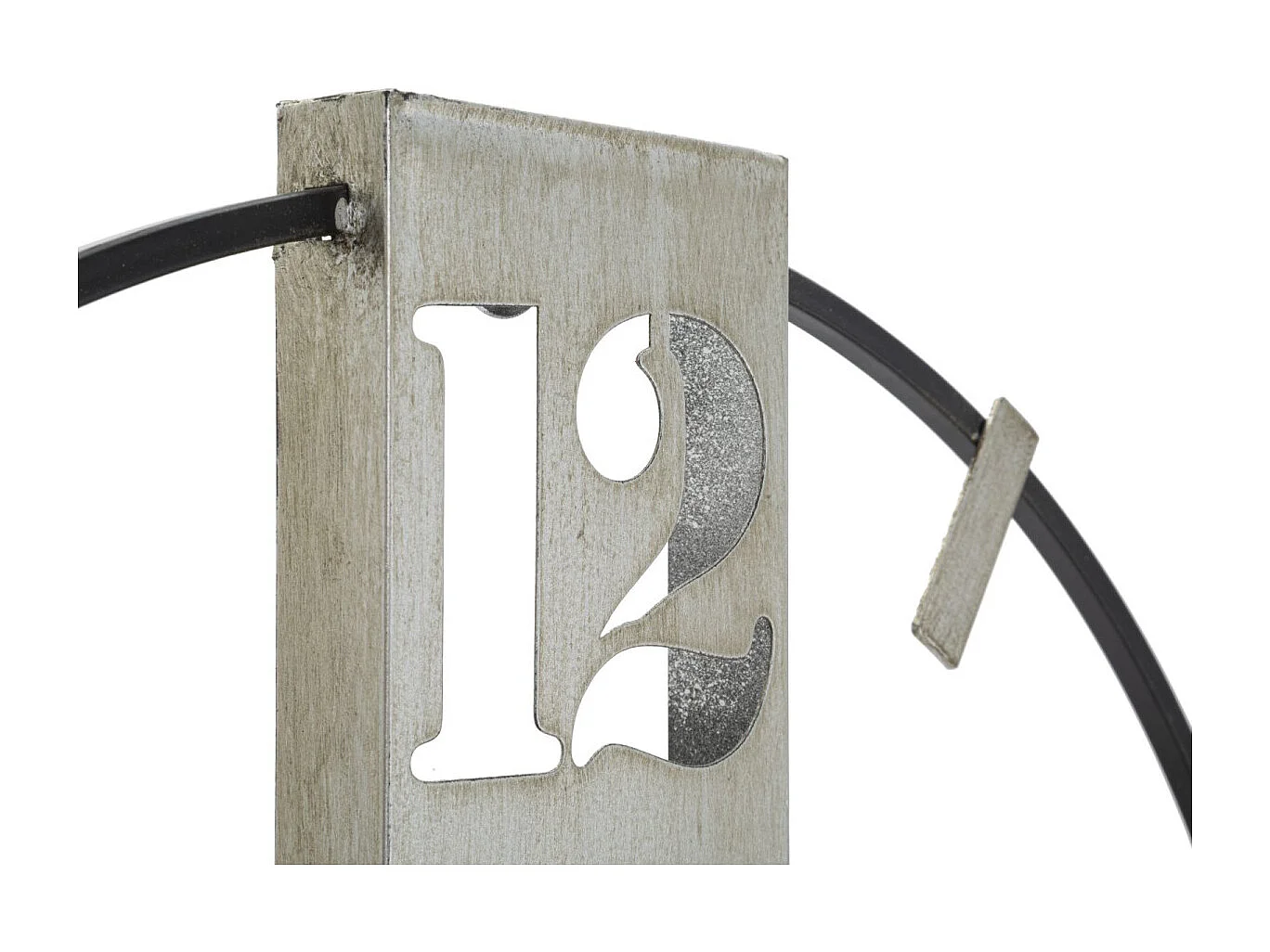 Zilveren metalen wandklok 61x4,5x63 cm