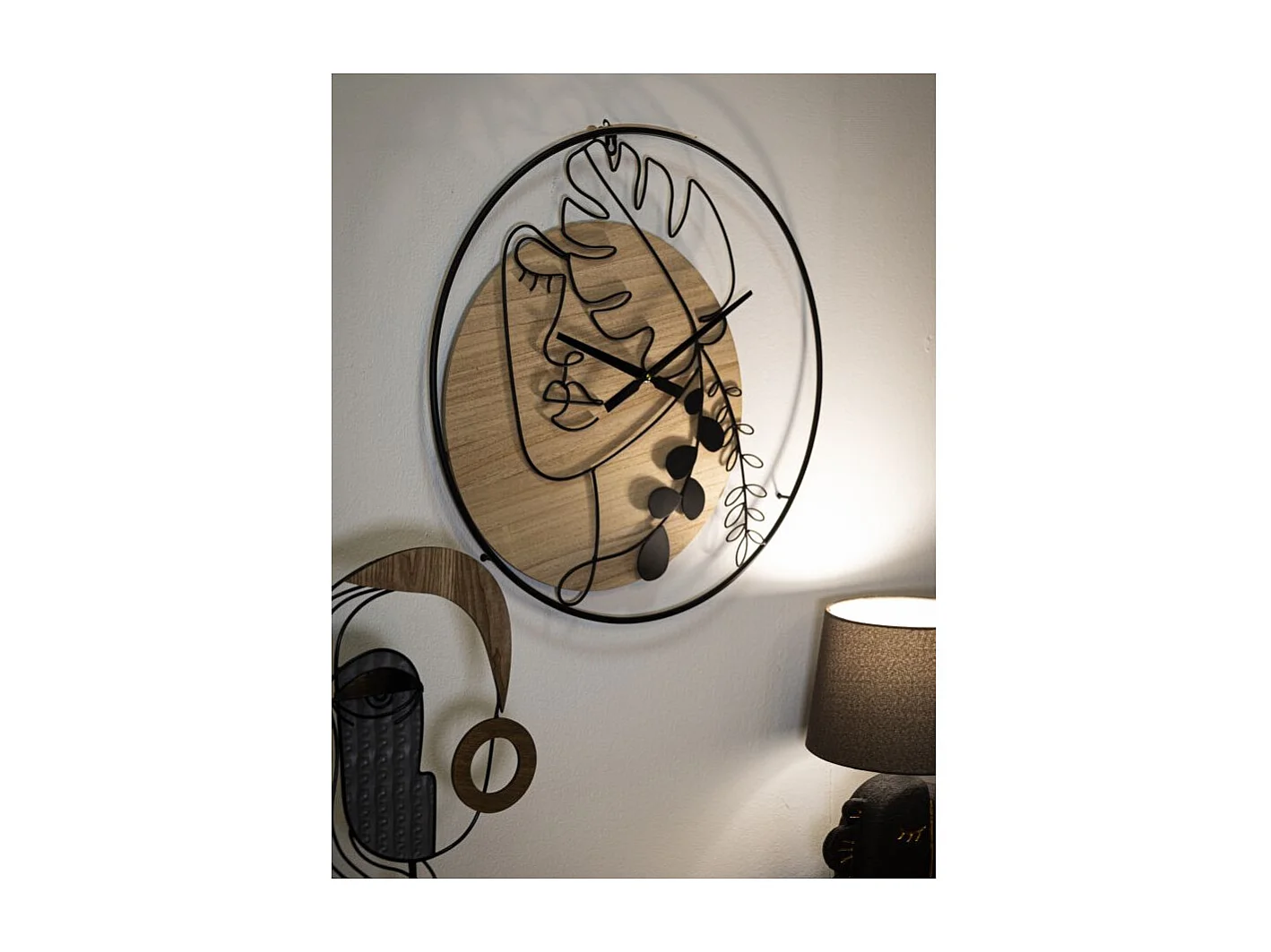 Ronde wandklok in bruin metaal en hout Ø 60x2 cm