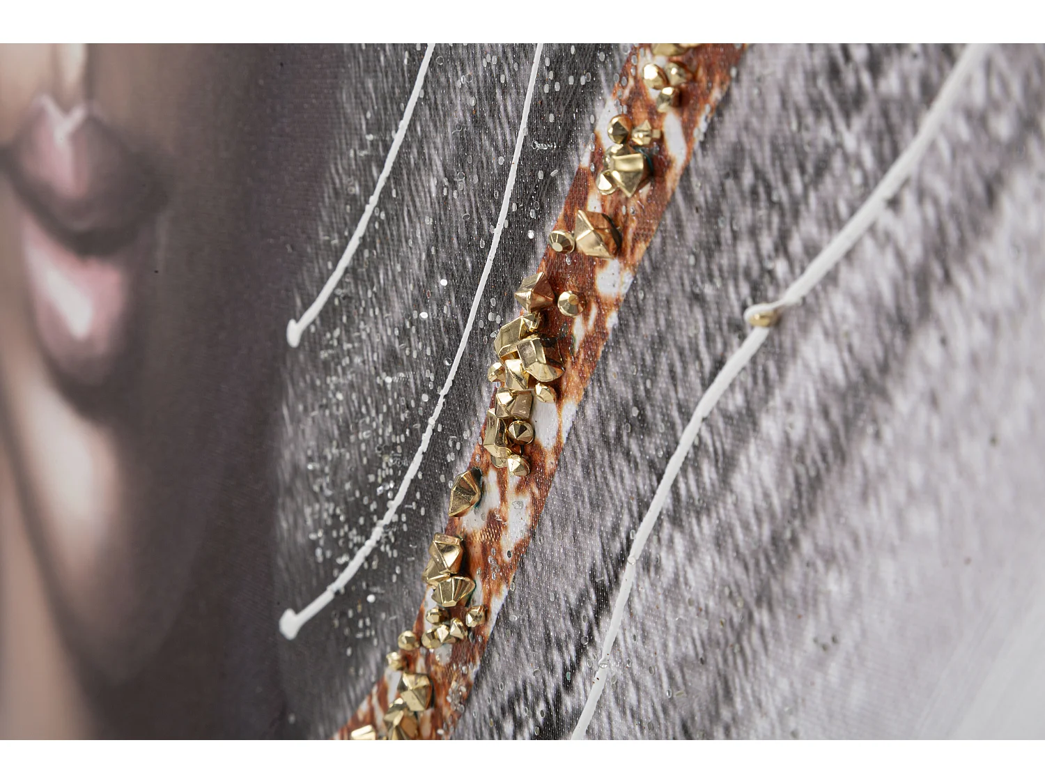 Dipinto su tela multicolore donna con applicazioni cm 100x3x100