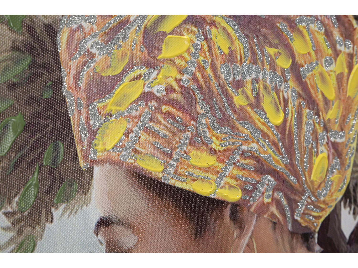 Dipinto su tela multicolore donna con applicazioni cm 120x3x90