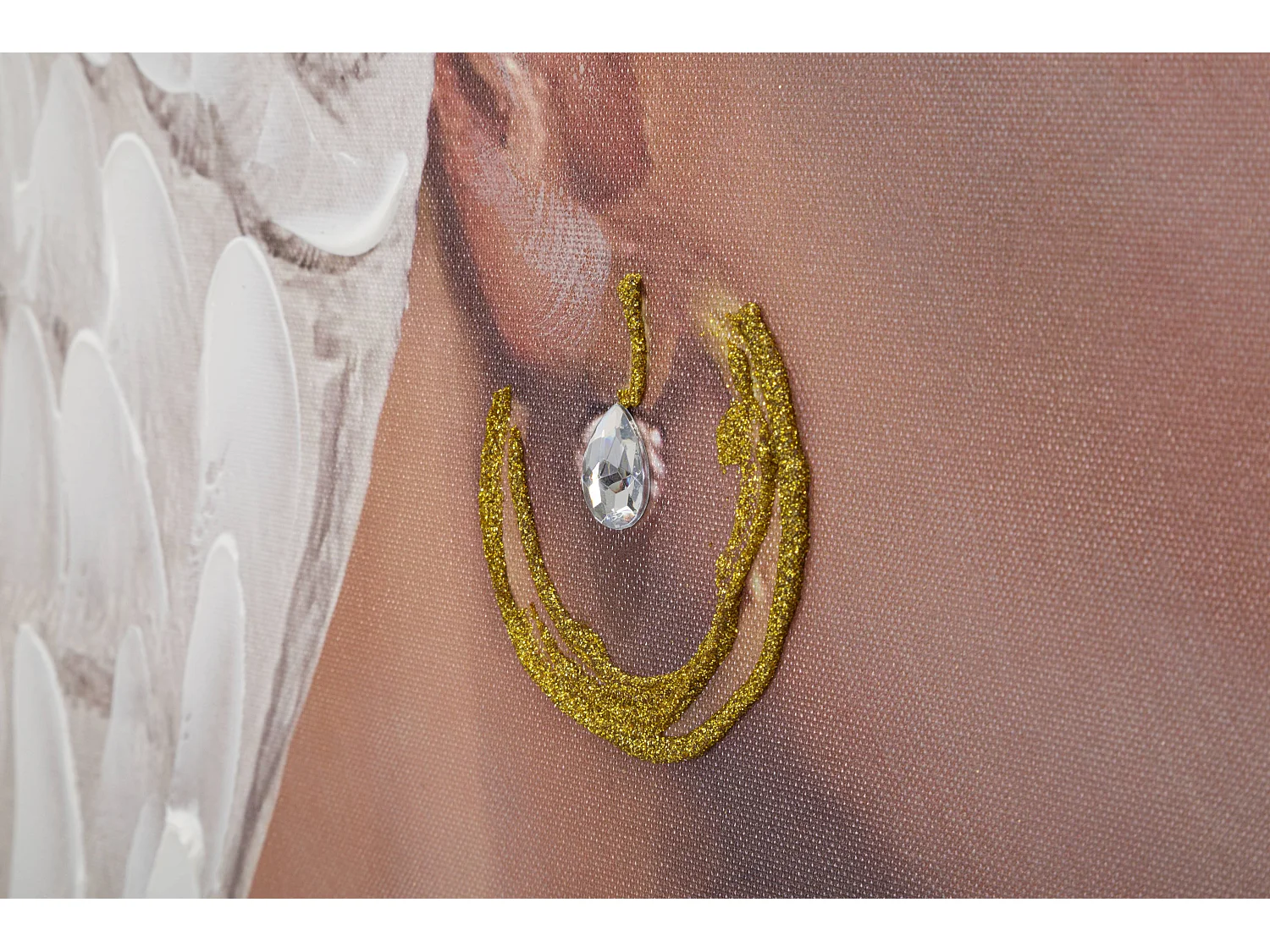 Dipinto su tela multicolore donna con applicazioni cm 90x3x120