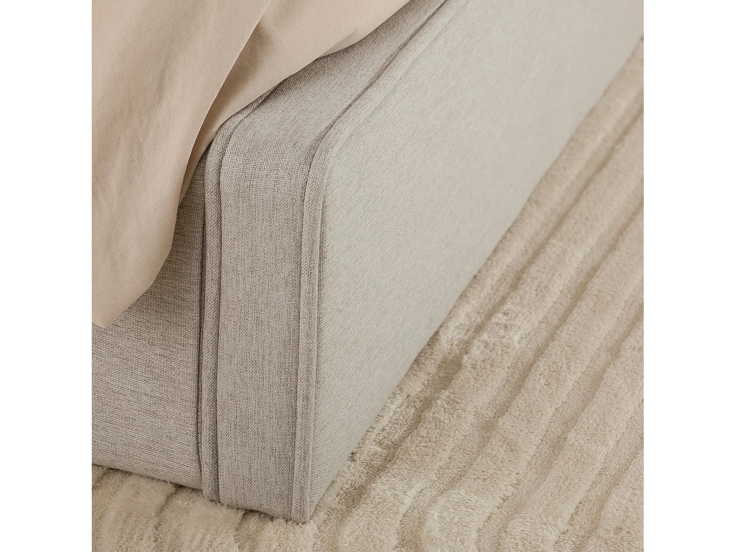 Lit double BELARTI 140x190 cm rembourré, Revêtement en tissu, Lit style moderne pour 2 personnes, sommier inclus, Gris clair