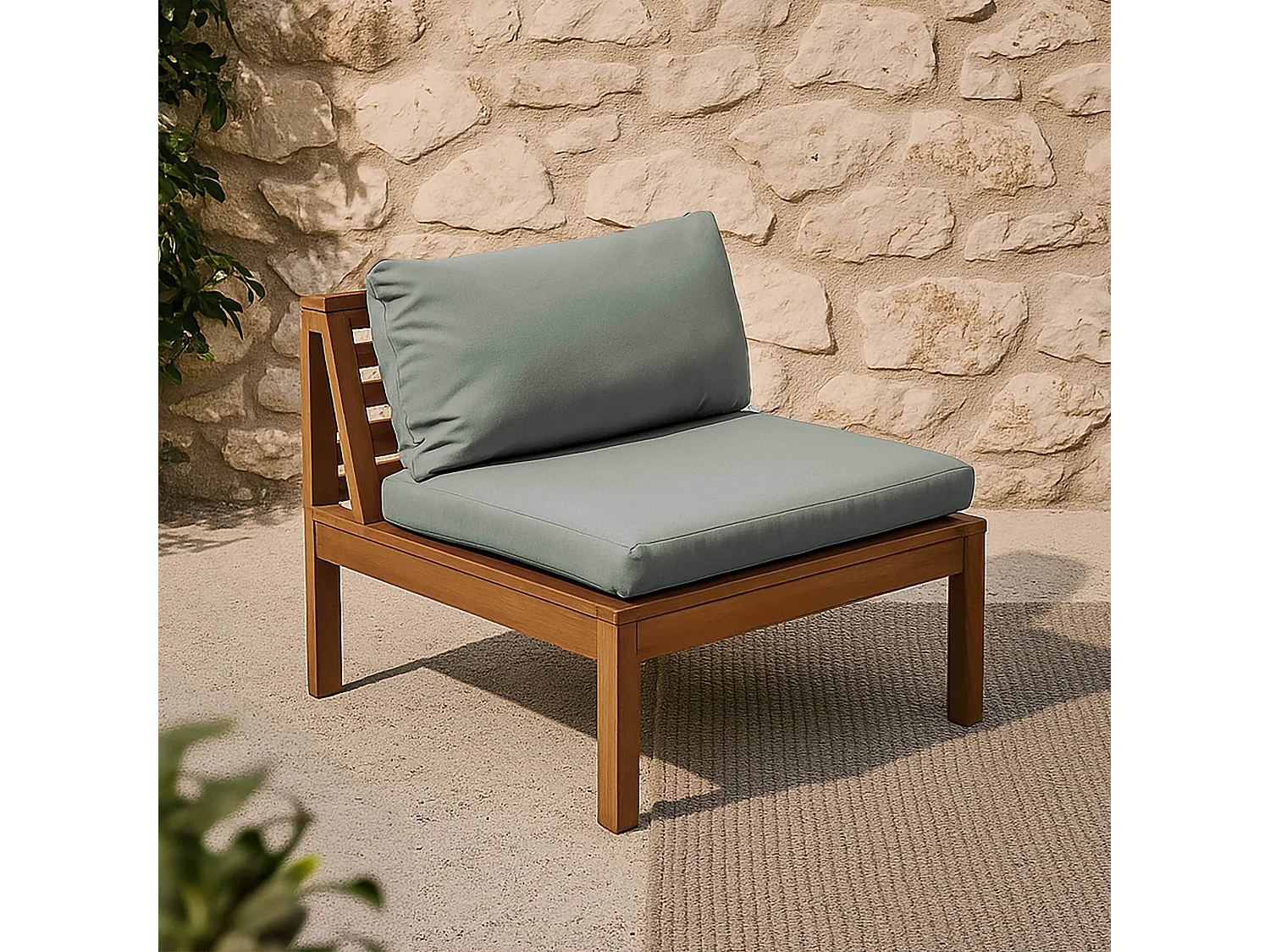 Fauteuil de jardin bas en bois d'eucalyptus vert sauge