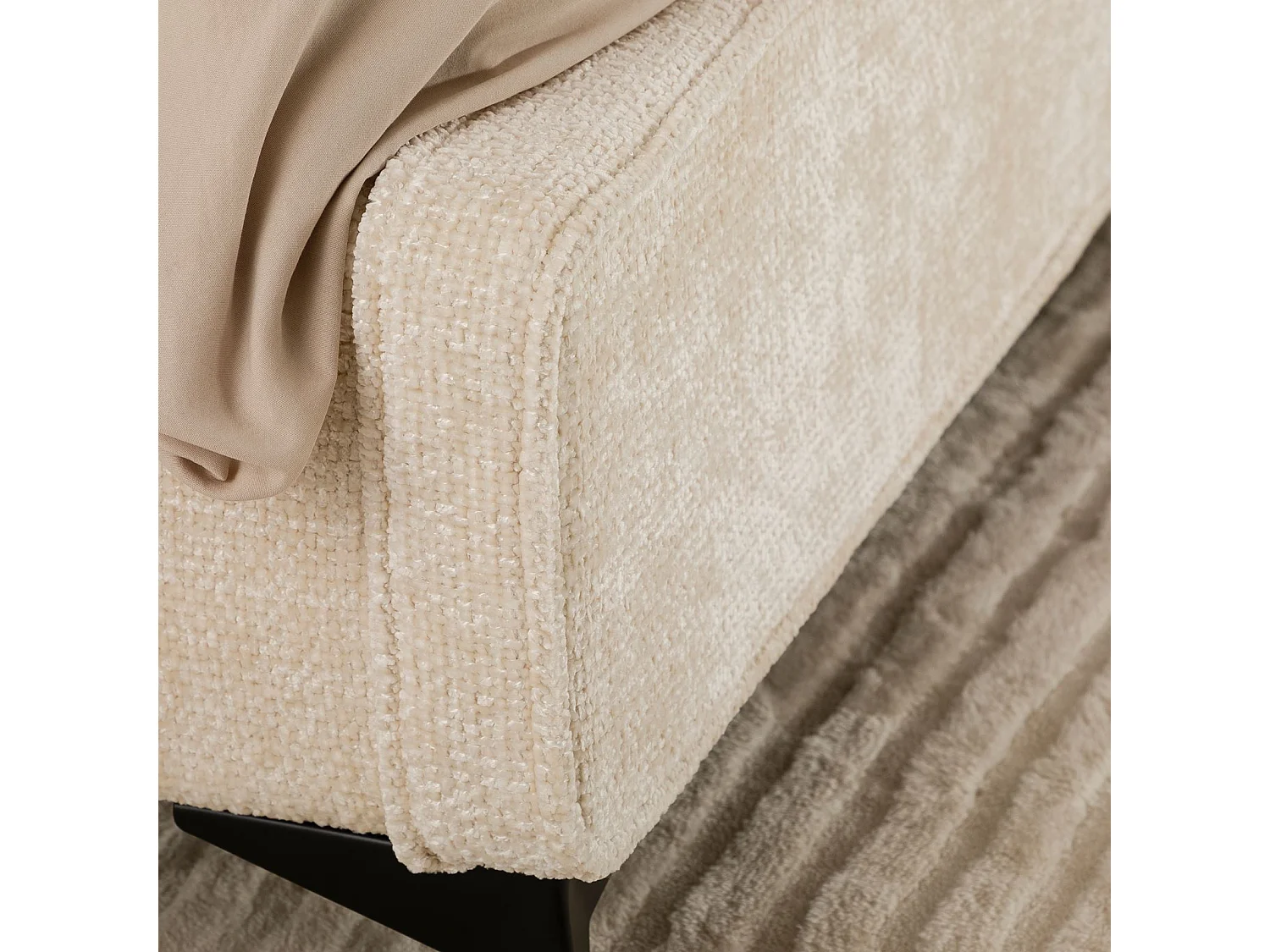 Lit double LEVERDA 140x190 cm, Revêtement en tissu, Lit style moderne pour 2 personnes, Cadre de lit avec sommier inclus, Blanc