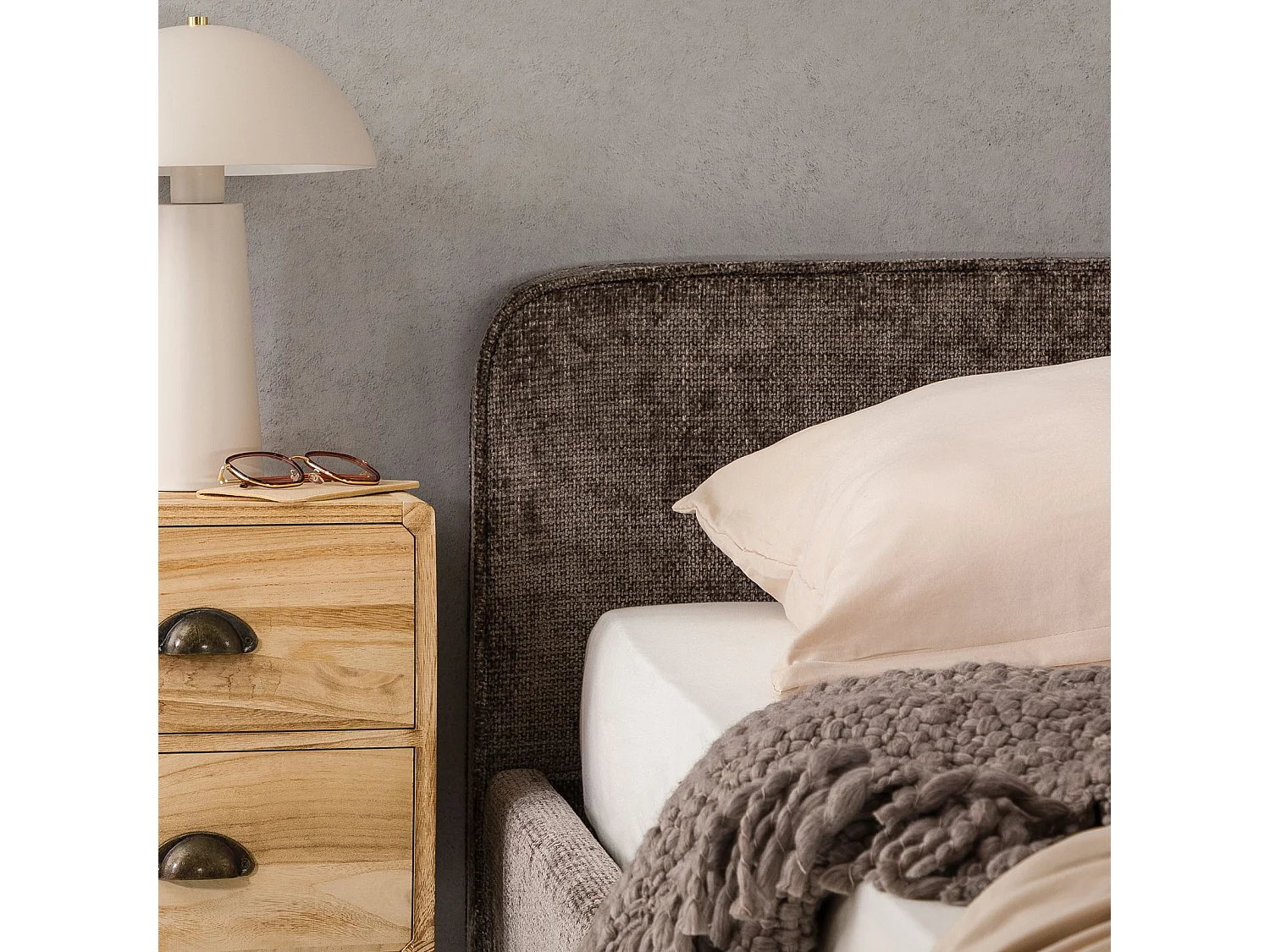 Lit double LEVERDA 140x190 cm, Revêtement en tissu, Lit style moderne pour 2 personnes, Cadre de lit avec sommier inclus, Gris