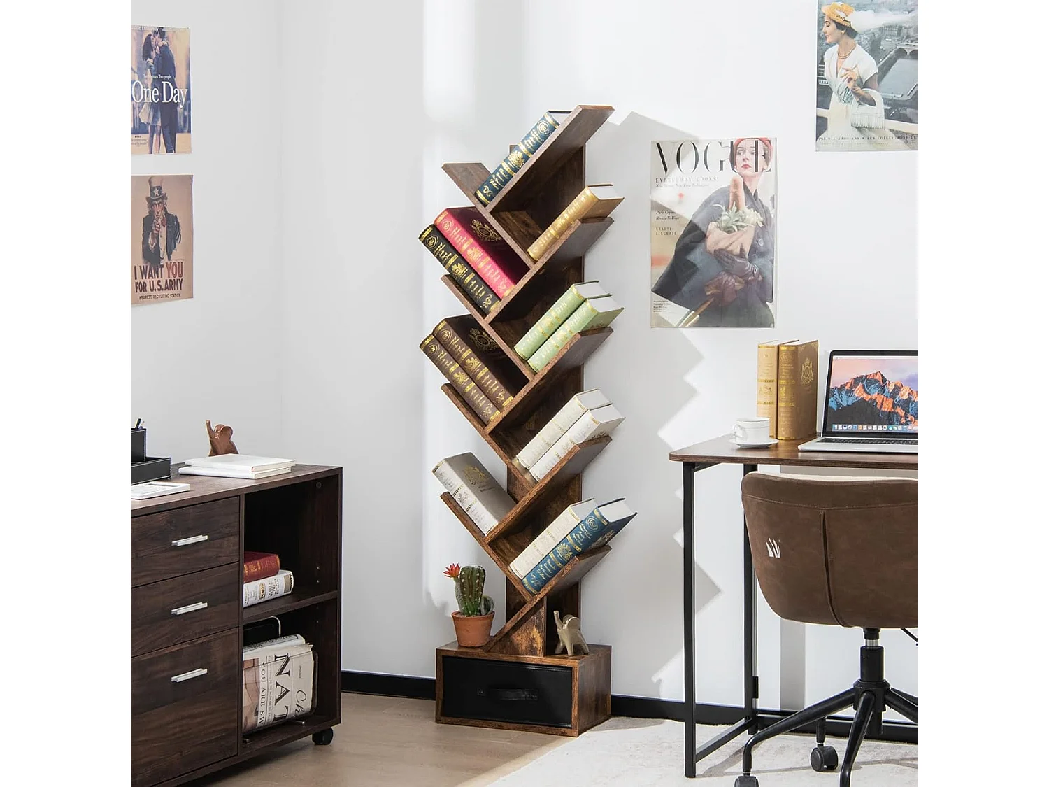 Boomvormige boekenkast met 8 niveaus en uitneembare stoffen lade, bruin