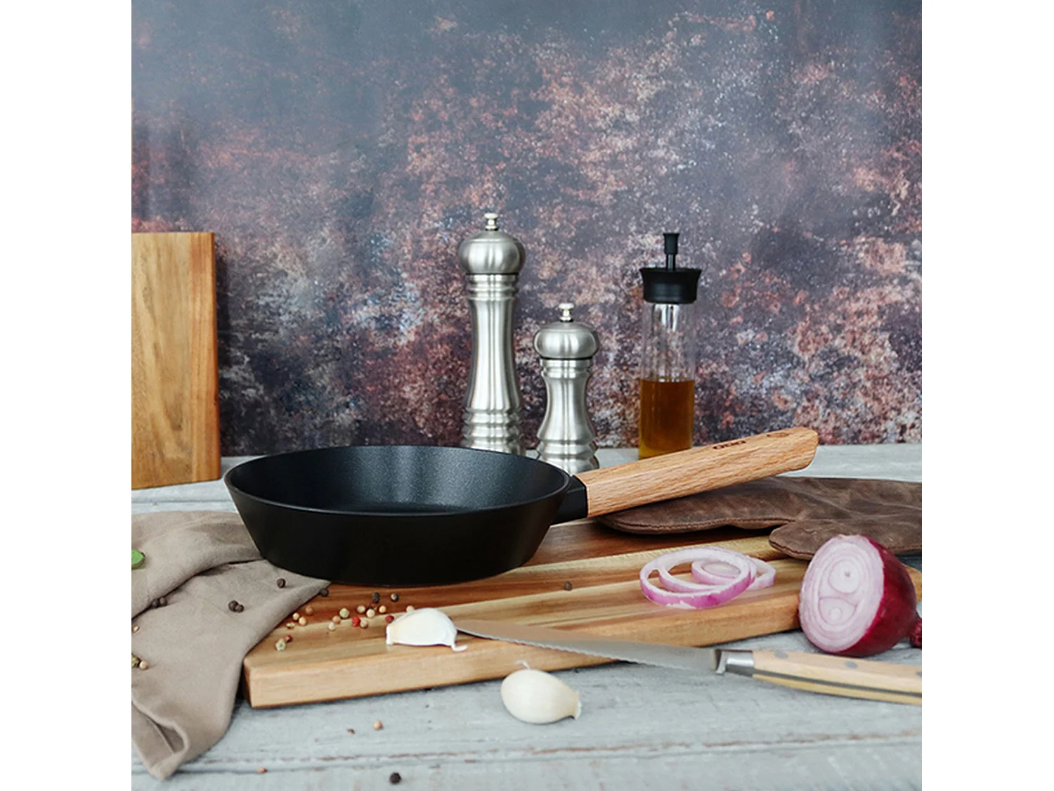 Ogo Living - Set De 3 Poeles Ector Noir En Aluminium 20/24/ 28cm Avec Poignee Bois