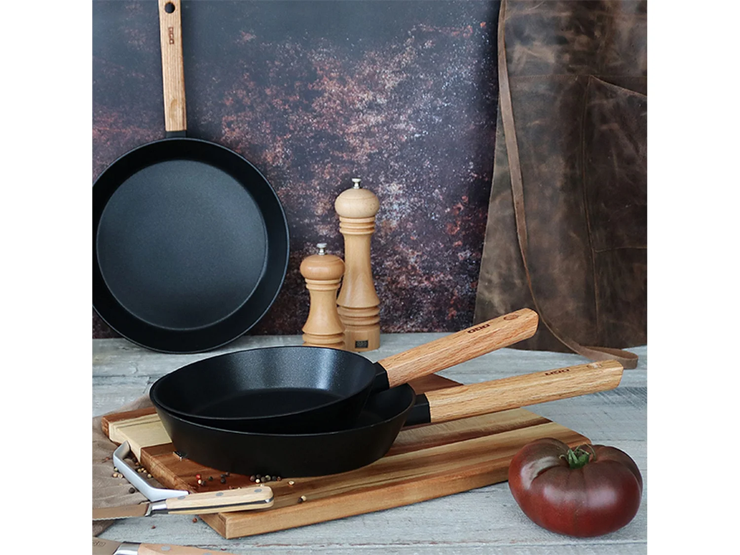 Ogo Living - Set De 3 Poeles Ector Noir En Aluminium 20/24/ 28cm Avec Poignee Bois