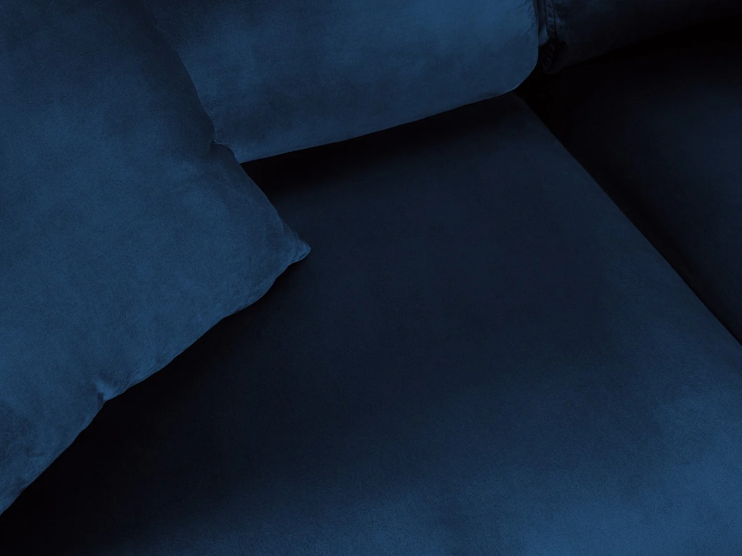 Cosmopolitan Design - Canapé d'angle droit convertible avec coffre de rangement "Kyoto" 5 places en velours bleu roi - 243x194x88cm