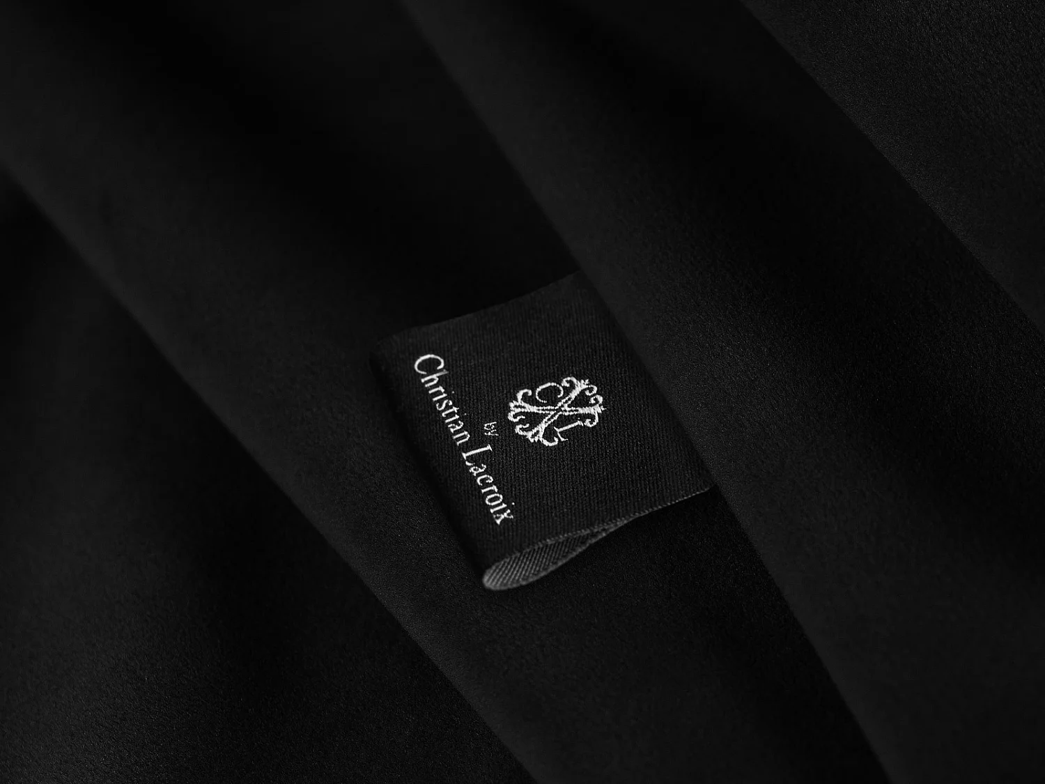 CXL by Christian Lacroix - Canapé d'angle droit convertible avec coffre de rangement "Audra" 4 places en velours noir - 270x170x88cm