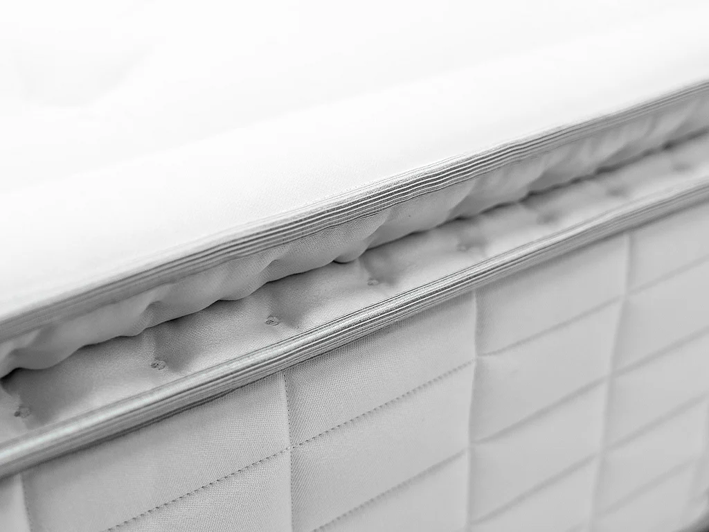 Matelas Megève | 140x200cm | Ressorts+latex avec surmatelas | 32cm