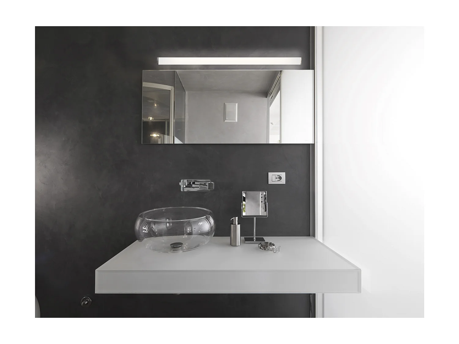 Applique classique Lits-L.60 cm-acier et polycarbonate-led 9w-960lm et 3k-chrome-ip44