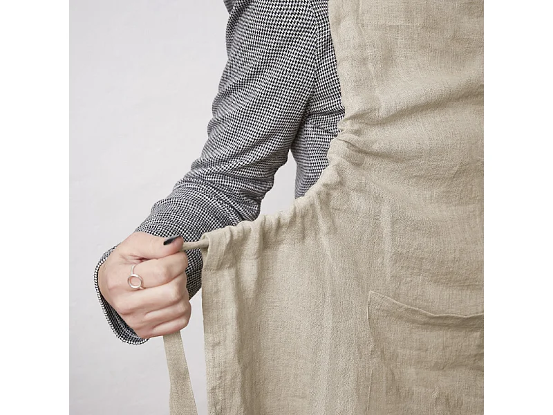 Tablier 70 x 85 cm en lin lavé sable avec lanière ajustable - LUISA