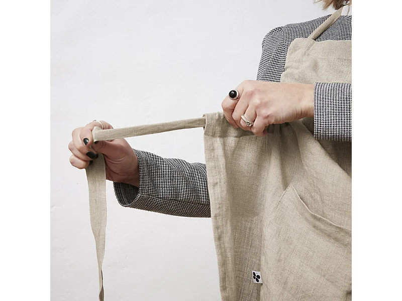 Tablier 70 x 85 cm en lin lavé sable avec lanière ajustable - LUISA