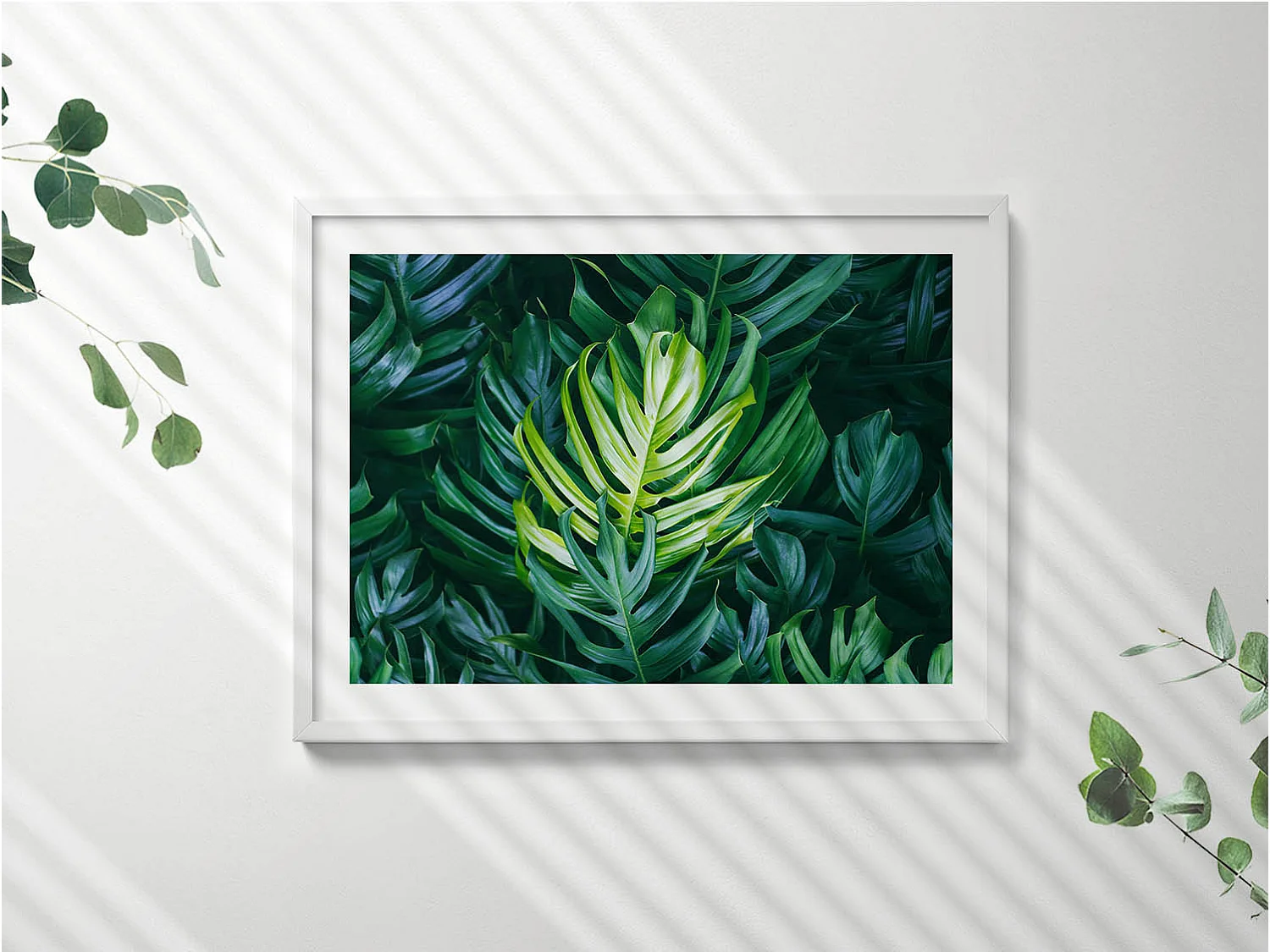 Tableau décoratif avec cadre blanc, Abstraction minimaliste avec détails dorés 80 x 60 cm– Parfait pour le salon ou la chambre