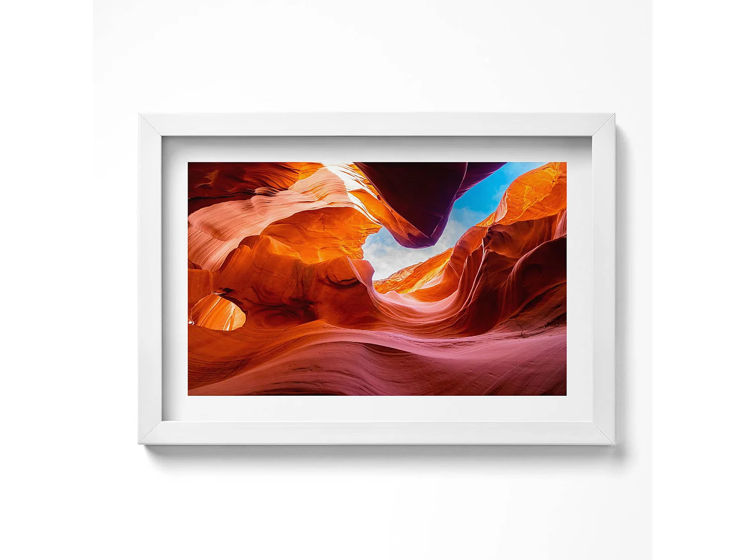 Decoratief schilderij met witte lijst, Rocky canyon landschap 30 x 20 cm - Perfect voor de woon- of slaapkamer