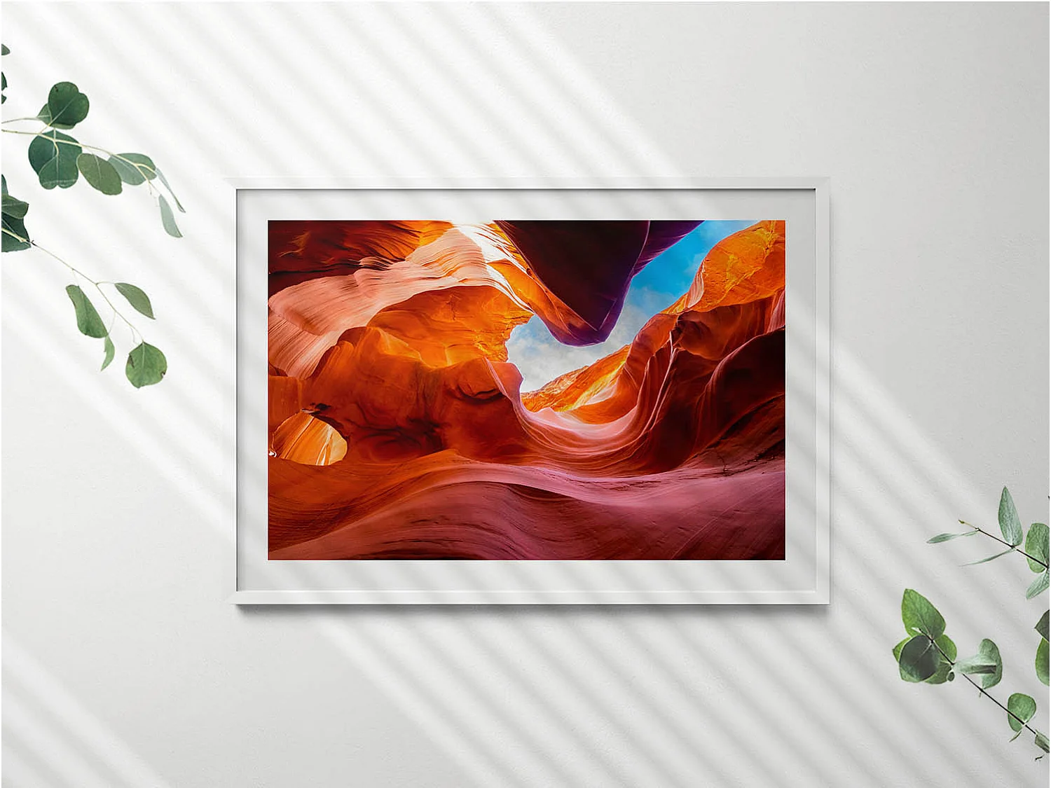 Dekoratives Gemälde mit weißem Rahmen, Rocky Canyon Landschaft 100 x 70 cm – Perfekt für das Wohn- oder Schlafzimmer