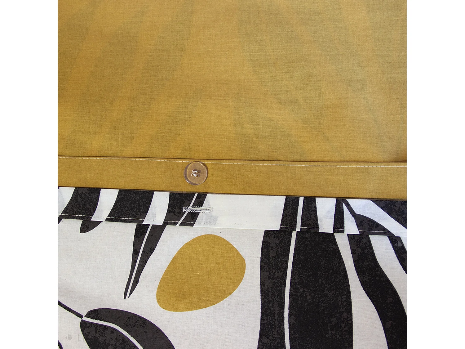 Parure de lit 240x220 cm en coton NOLIE motif feuillage blanc et jaune 3 pièces