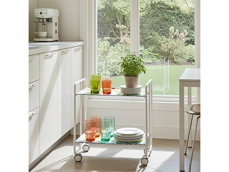 Carrito auxiliar plegable con ruedas - Estructura metálica blanca, 2 estantes laminados Decorado Zigzags colores – 72*66*43 cm - BAUHAUS