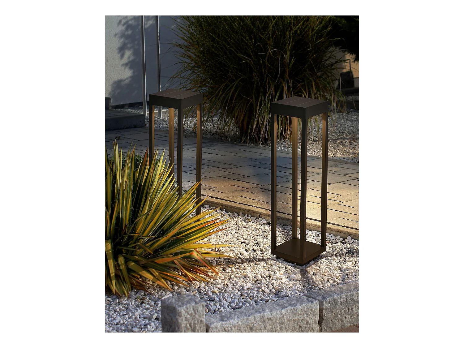 Borne solaire extérieure LED SELWAY Noir