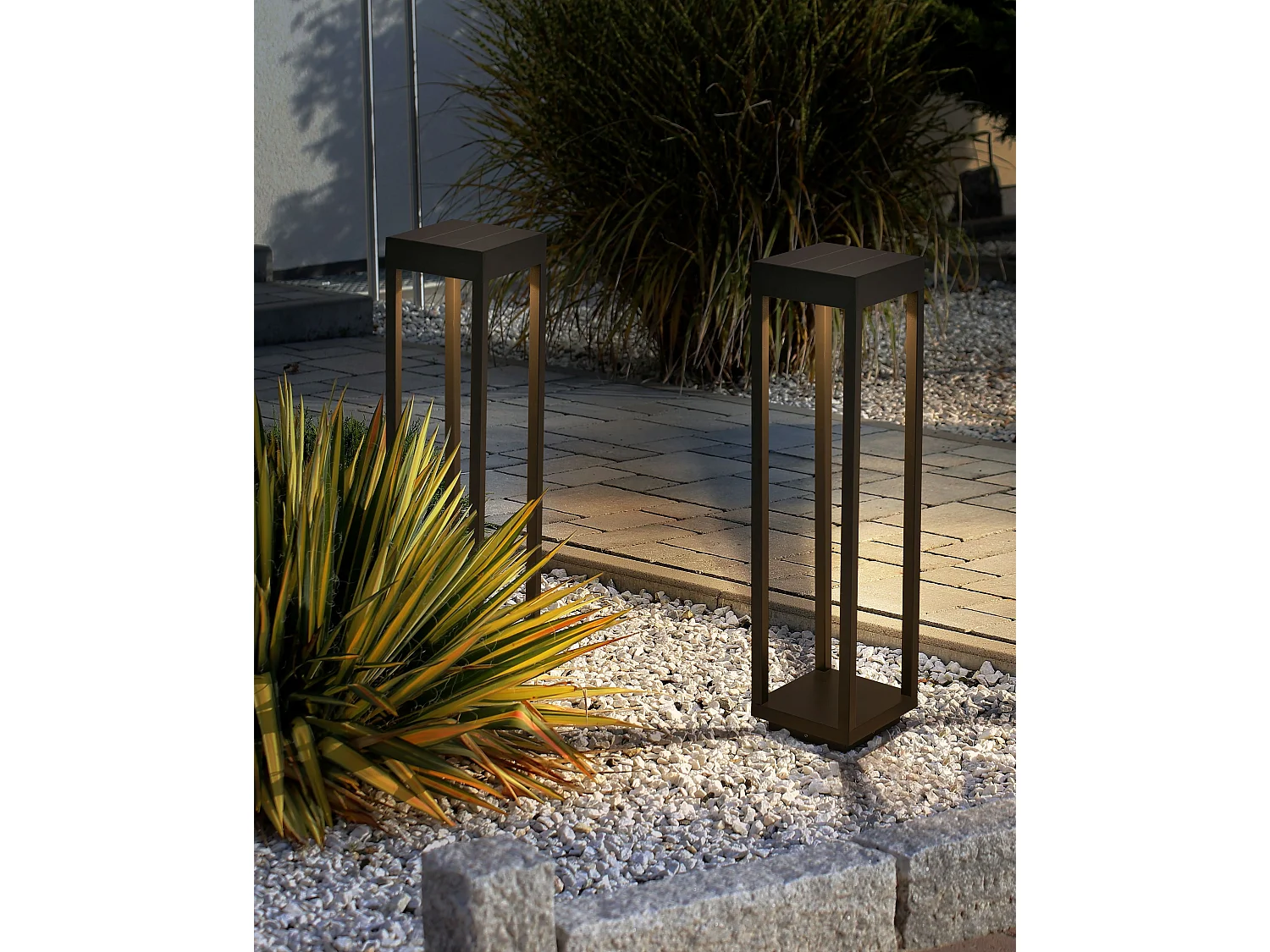 Borne solaire extérieure LED SELWAY Noir