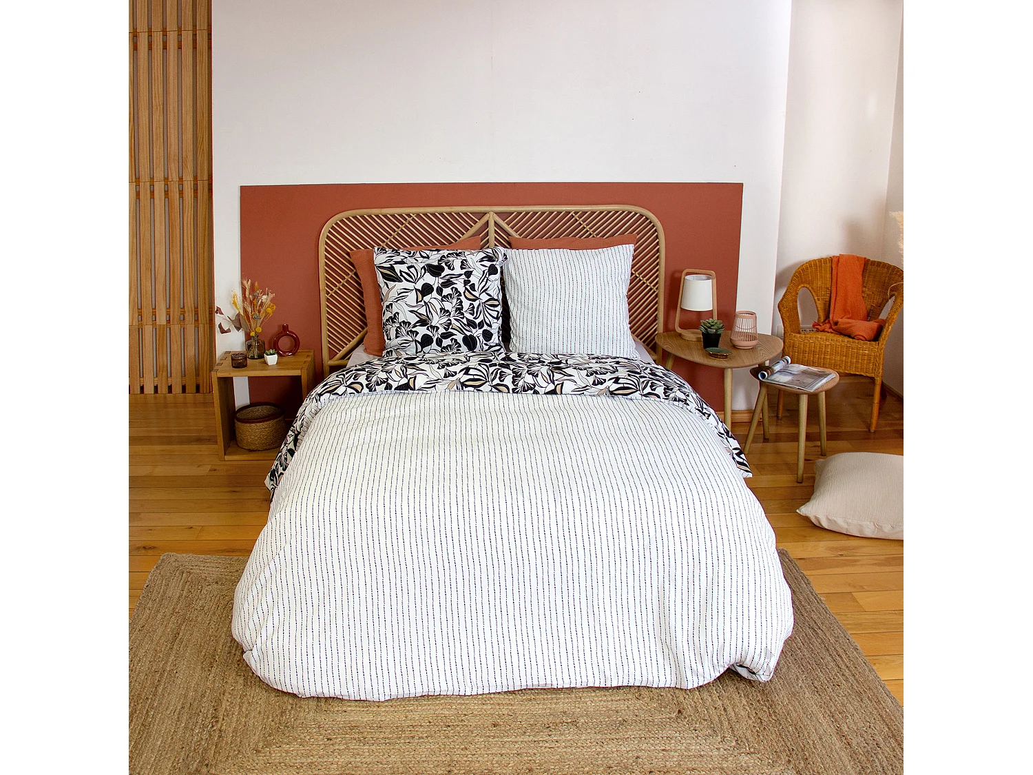 Parure de lit 240x220 cm en microfibre FLORE noir et blanc floral 3 pièces