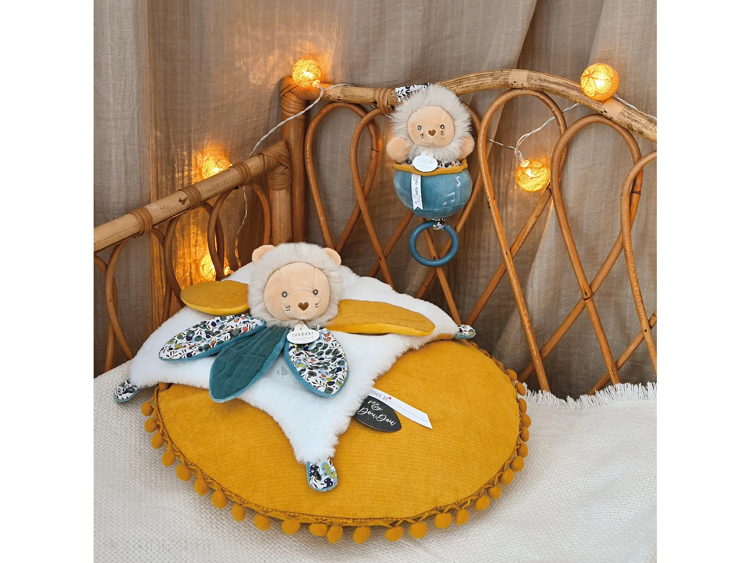 Doudou musique 14 cm polyester BOH'AIME lion jaune multicolore