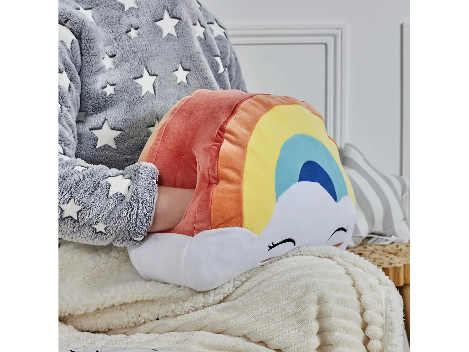Peluche manchon en polyester forme arc en ciel ARC EN CIEL multicolore