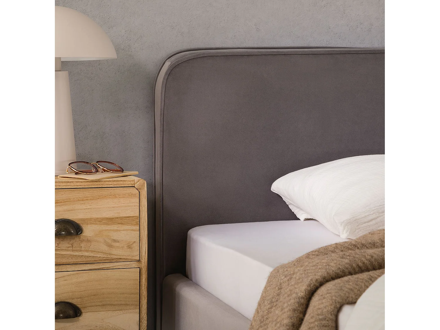 Lit simple RAVELLO 90x190 cm, Revêtement en tissu, Lit style moderne pour 1 personne, Cadre de lit en bois avec sommier inclus, Gris