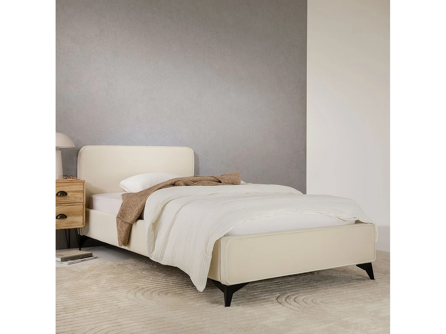Lit simple RAVELLO 90x190 cm, Revêtement en tissu, Lit style moderne pour 1 personne, Cadre de lit avec sommier inclus, blanc crème