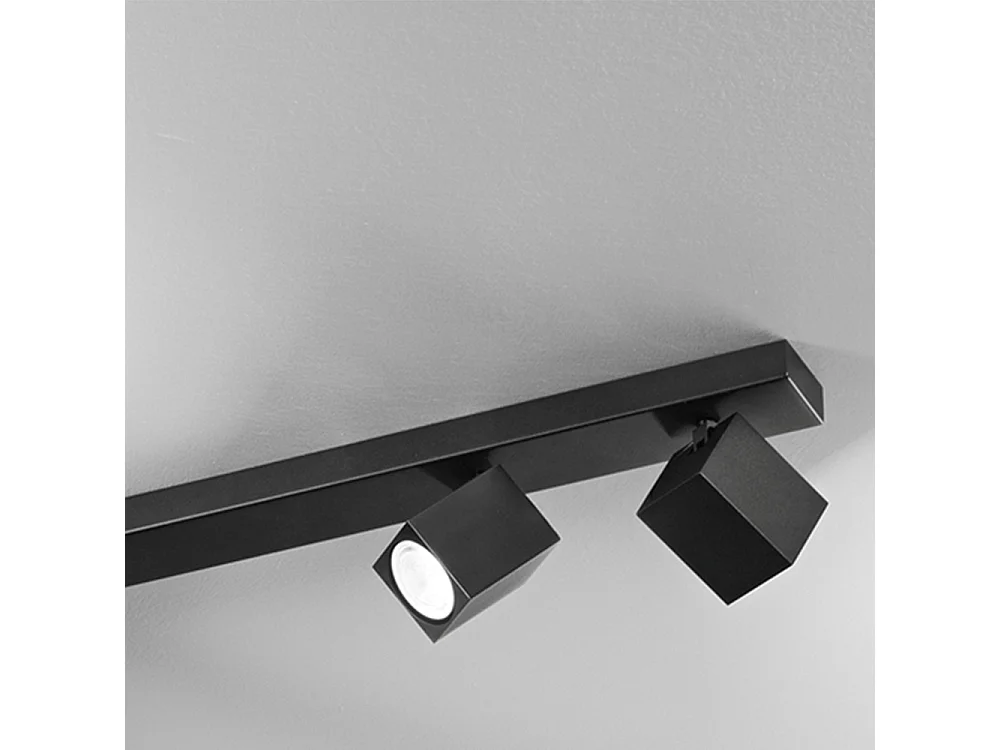 Applique a led ODDY orientabile quadrata Nera da 3xGu10 Perenz