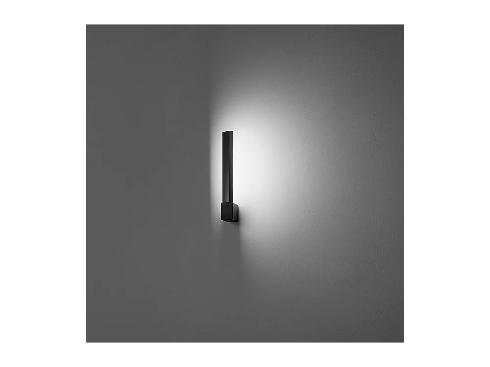 ELLE Zwarte verstelbare kantelbare led-wandlamp 14W Perenz
