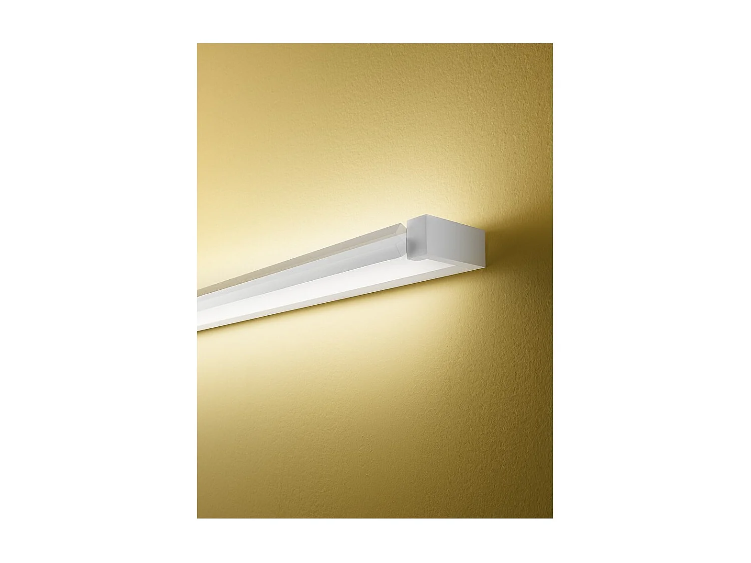 Perenz verstellbare neigbare LED-Wandleuchte, 23 W, 2080 lm, 70 cm CCT, Schwarz