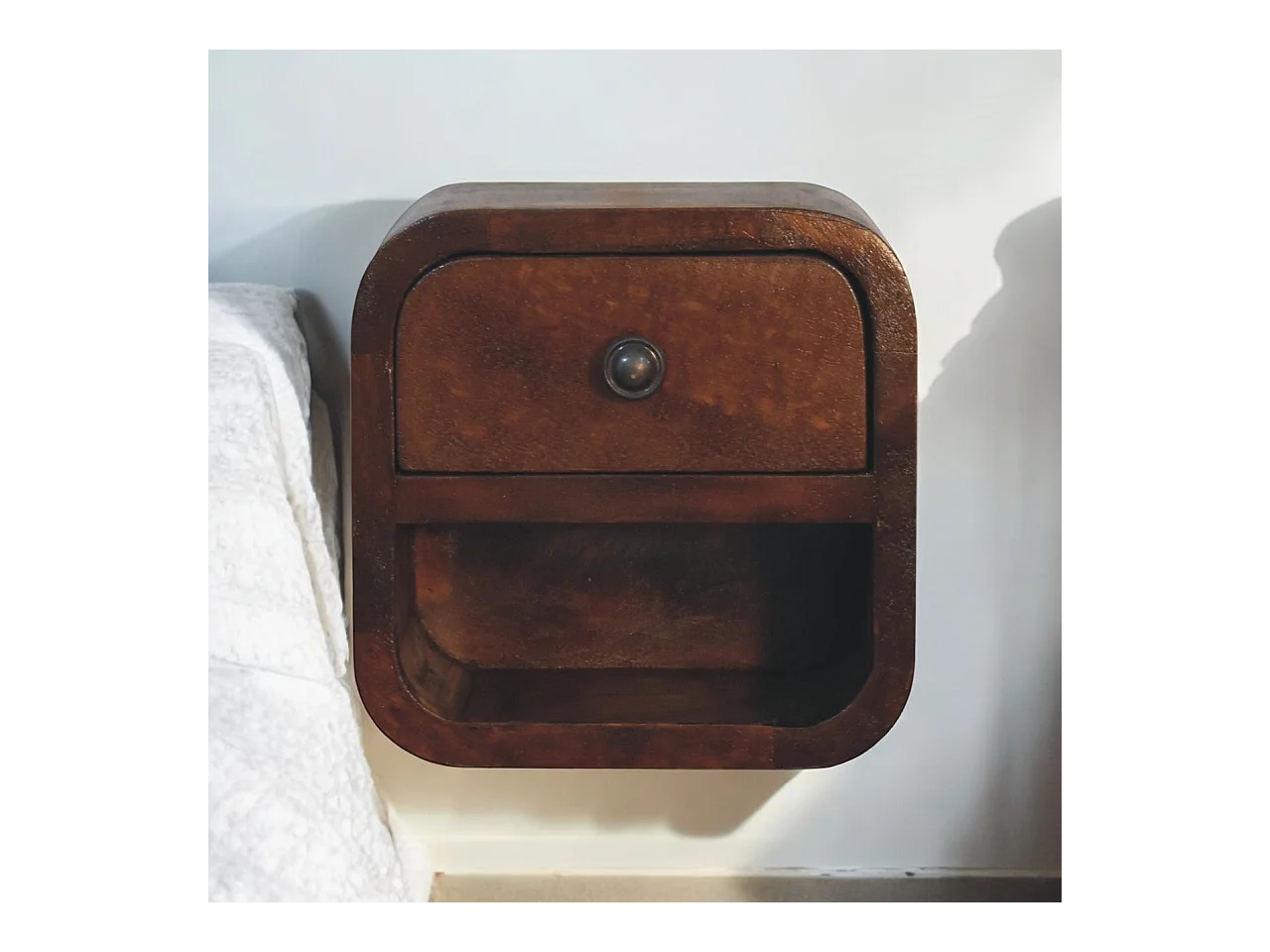 Table de chevet Mini Curved Chestnut avec Slot