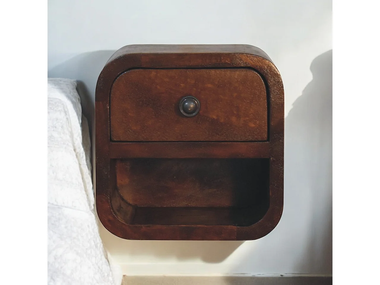 Table de chevet Mini Curved Chestnut avec Slot