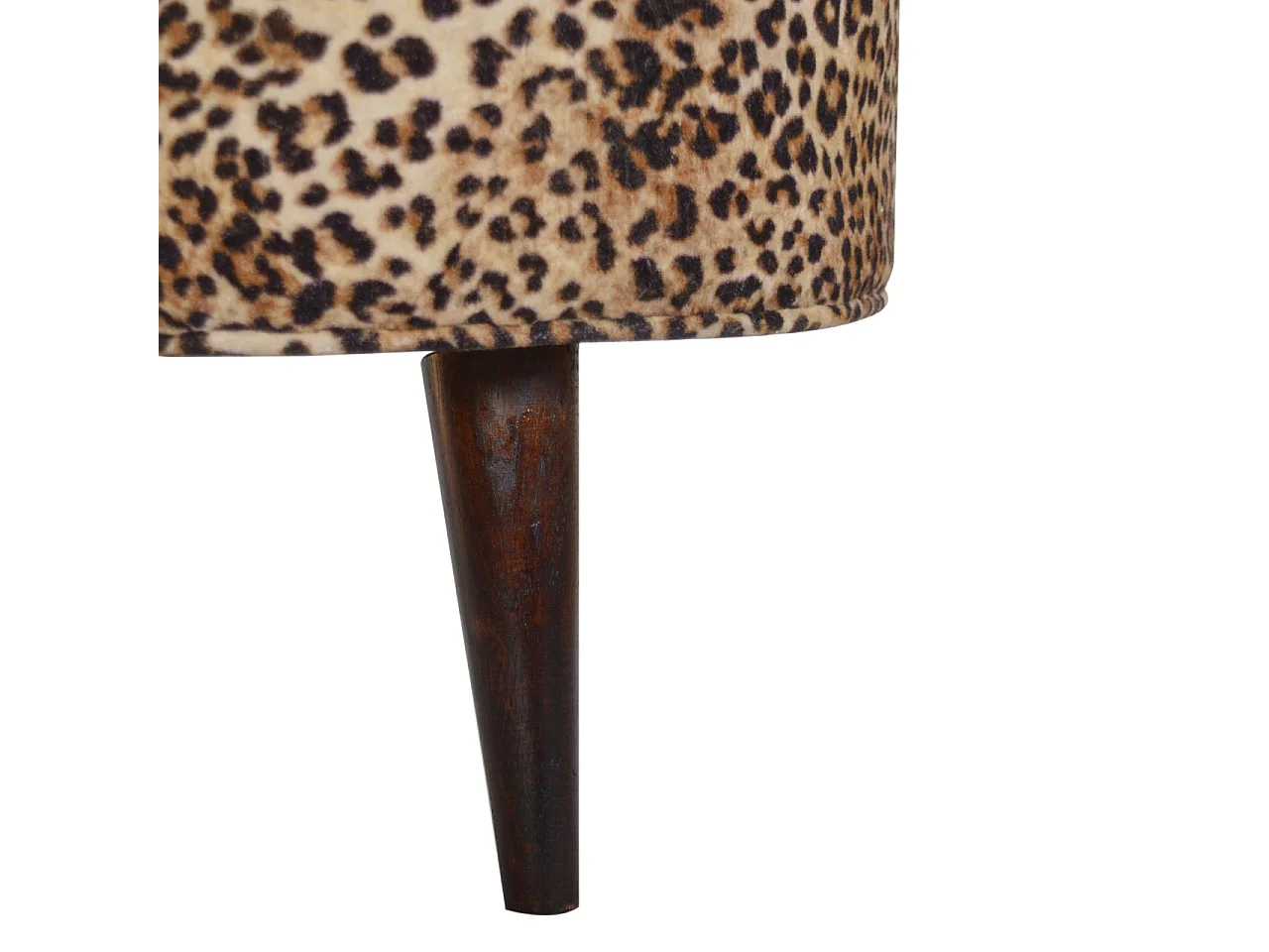 Taburete de leopardo estilo escandinavo