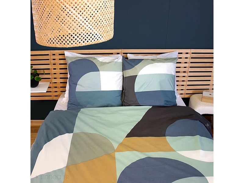 Parure de lit 240x220 cm en coton JOELE motif géométrique vert et bleu 3 pièces
