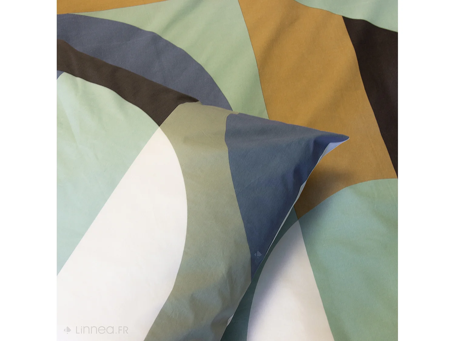 Parure de lit 260x240 cm en coton JOELE motif géométrique vert et bleu 3 pièces