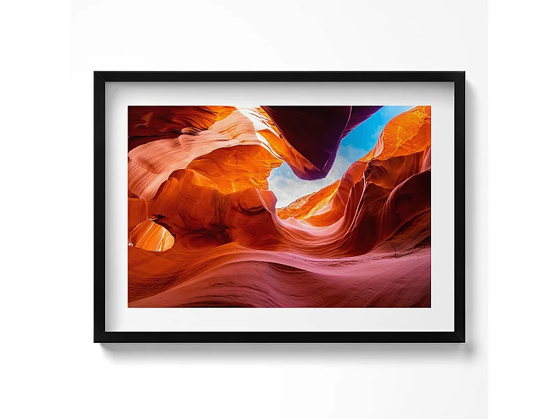 Decoratief schilderij met zwarte lijst, Rotsachtig landschap van de kloof 70 x 50 cm – Perfect voor de woon- of slaapkamer