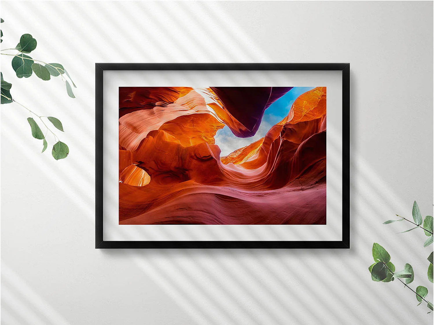 Dekoratives Gemälde mit schwarzem Rahmen, Felsige Landschaft des Canyons 70 x 50 cm – Perfekt für das Wohn- oder Schlafzimmer