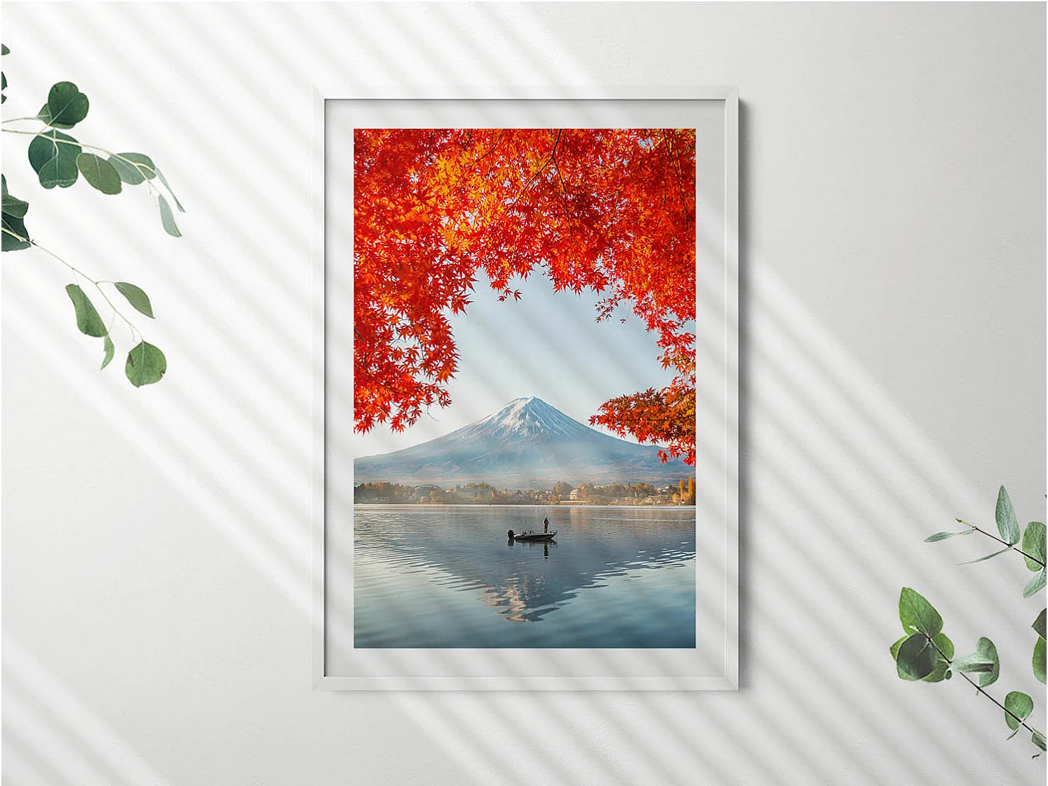 Dekoratives Gemälde mit weißem Rahmen, Landschaft des Fuji unter dem roten Baum 70 x 100 cm – Perfekt für das Wohn- oder Schlafzimmer