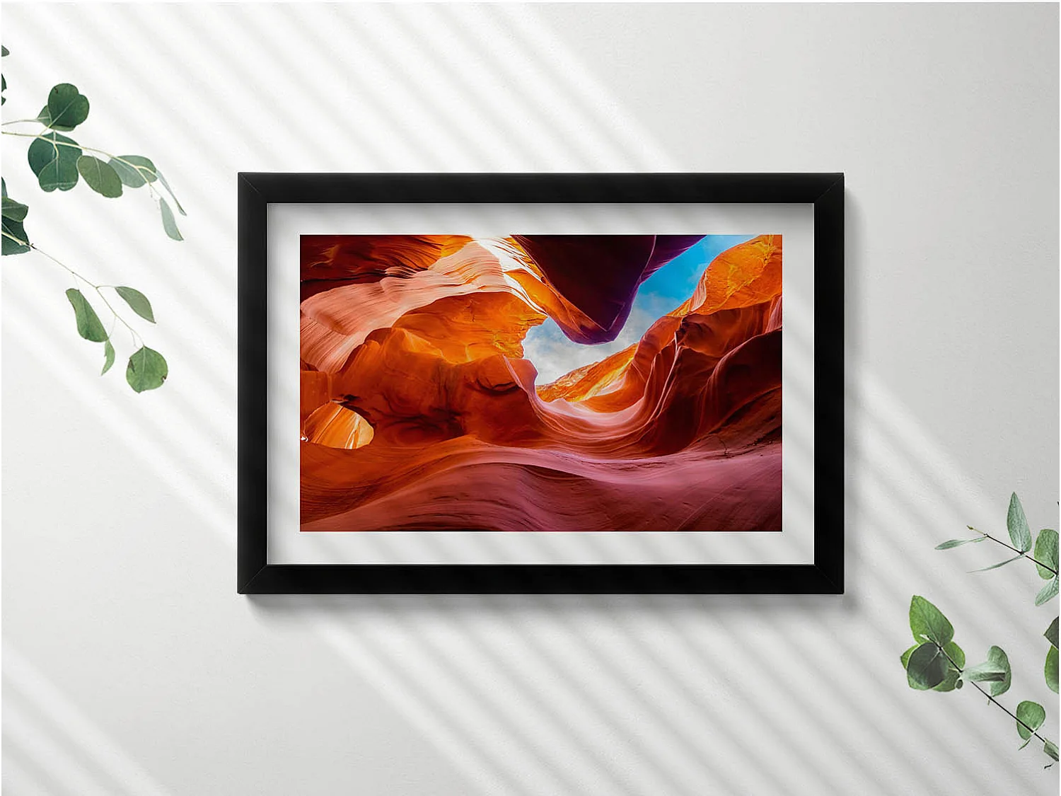 Dekoratives Gemälde mit schwarzem Rahmen, Rocky-Canyon-Landschaft 30 x 20 cm – Perfekt für das Wohn- oder Schlafzimmer