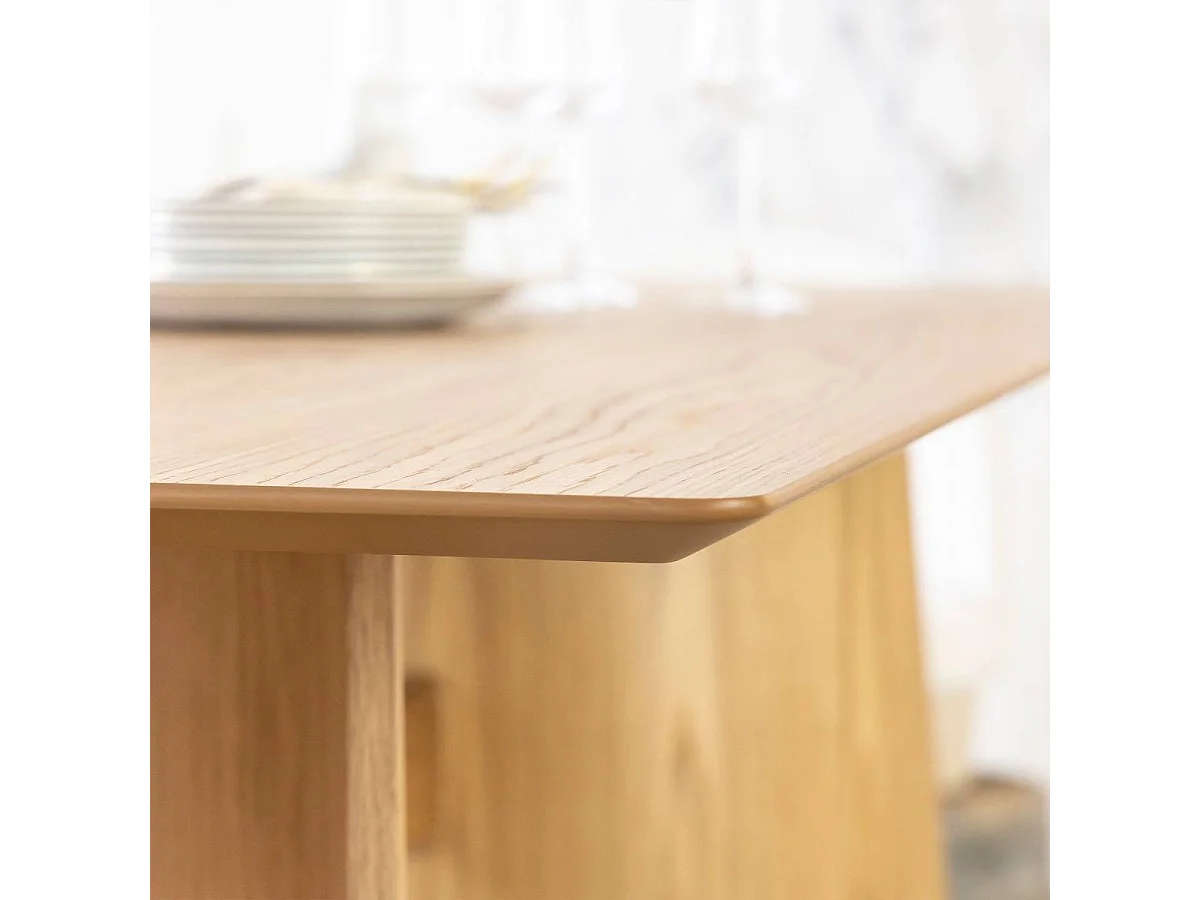 Table à manger en bois de chêne Almaric